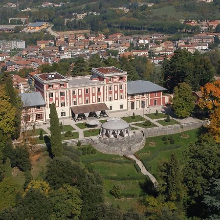 Park Hotel Villa Potenziani Риети Екстериор снимка